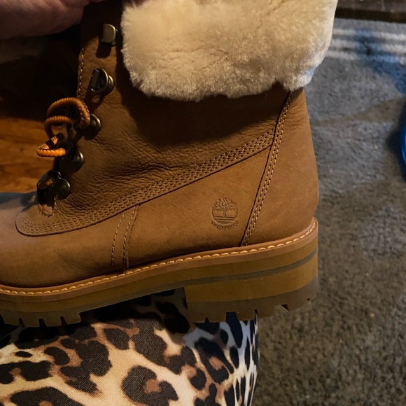 Size 10 women timberland boots - Picture 3 of 5